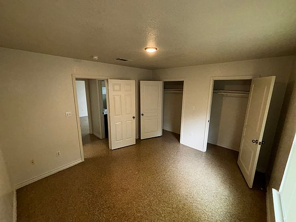 3rd image of 501 Henderson St