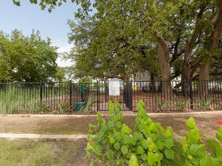 Trailside Oaks Townhomes — Photo 153