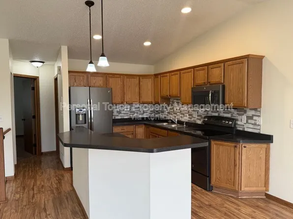 2320 5th St W APT B, West Fargo, ND 58078