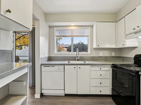 The Grove at Highland, 5840 SW Erickson Ave #57, Beaverton, OR 97005