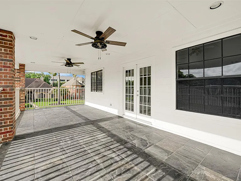 202 Cascade Pines Dr — Photo 32