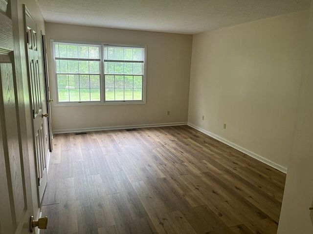 1st image of 487 Pheasant Run