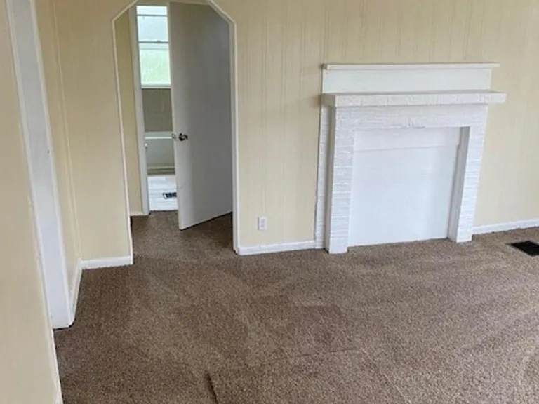 776 Clanora Dr — Photo 3