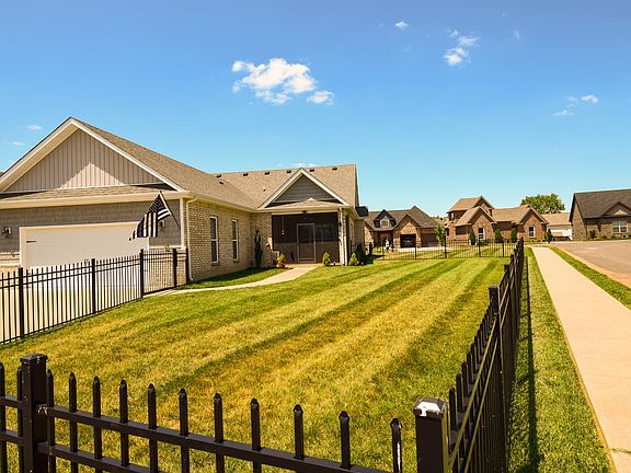 4th image of 210 Dorchester Cir