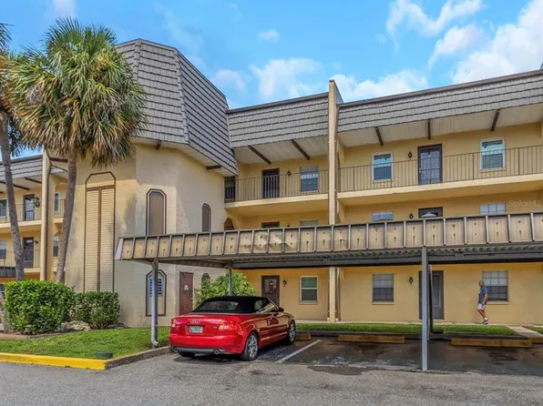 8699 Bardmoor Blvd APT 304, Seminole, FL 33777