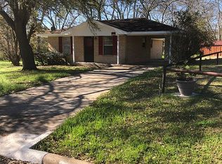 310 Hogan Cir, Brenham, TX 77833