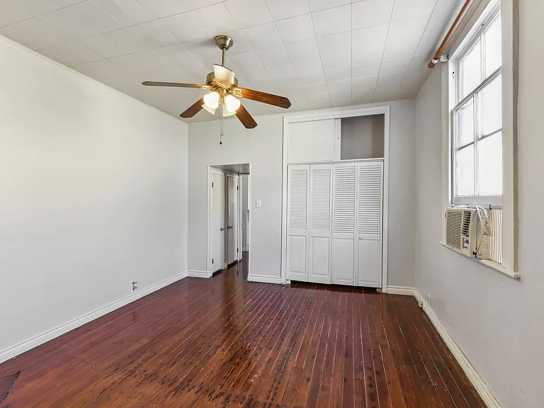 1013 Independence St — Photo 7