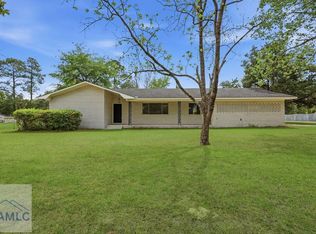 75 Woodlawn Dr, Jesup, GA 31545