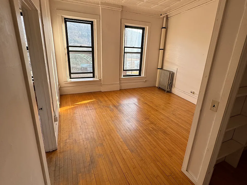 67 Main St #36