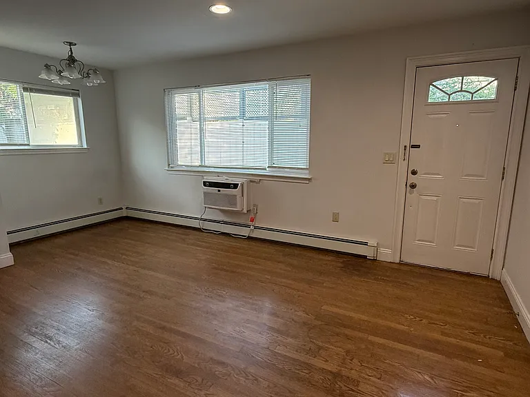 317 7th Ave #8 — Photo 9