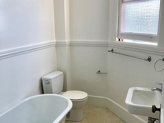 4th image of 512 Frederick St APT 25