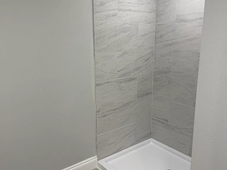 622 Ayer St — Photo 13