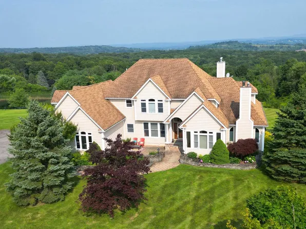 45 Molly's Way, Poughkeepsie, NY 12601