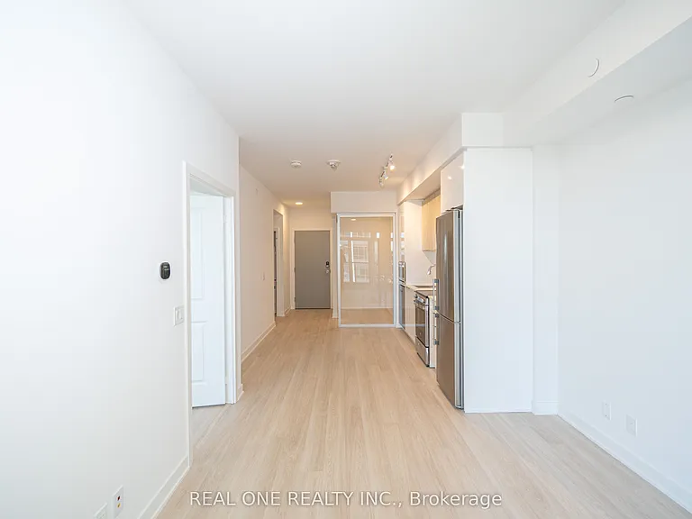 30 Upper Mall Way #1408 — Photo 14