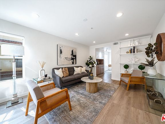 2nd image of 456 Shatto Pl APT 19
