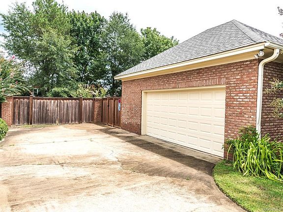 3rd image of 9225 Bradford Pl