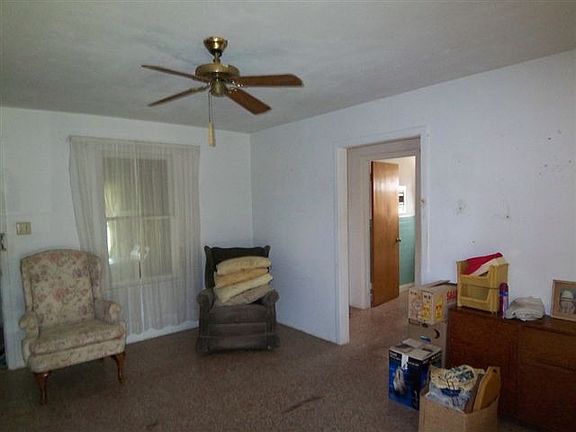 3rd image of 313 Pebble Dr