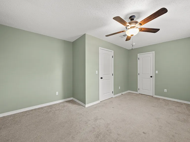 306 Hub Dr — Photo 10