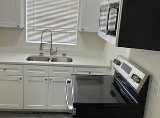 1605 Russell St S, Saint Petersburg, FL 33712