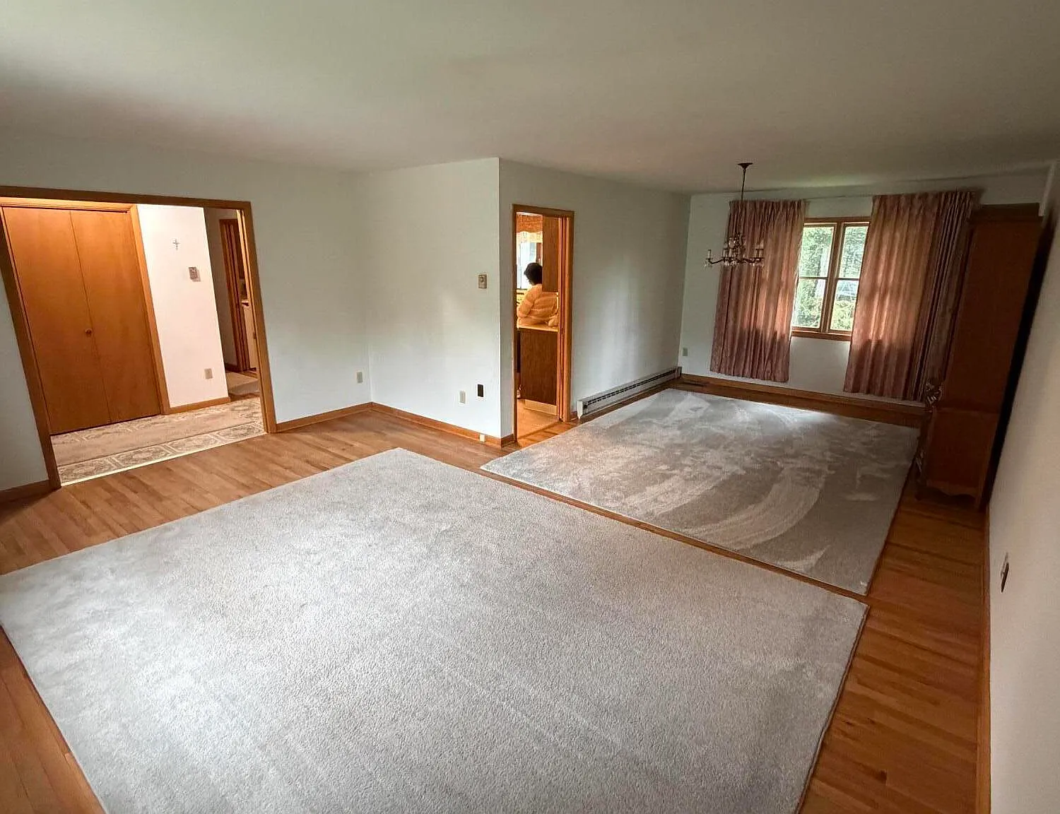 3 bed, 1.5 bath, 1458 sqft, $2,400 — Photo 4