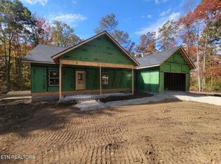 123 Barrett Ln, Grimsley, TN 38565