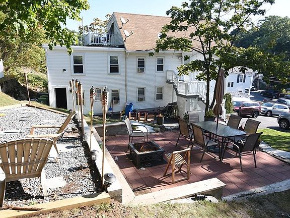 3rd image of 427 Western Ave