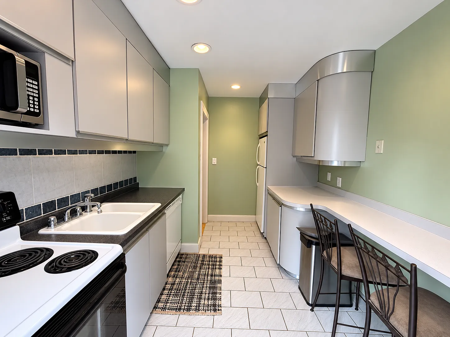 1 bed, 850 sqft, $2,200 — Photo 4