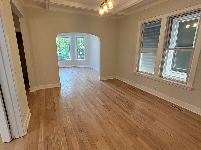 2718 N Saint Louis Ave #1 — Photo 2