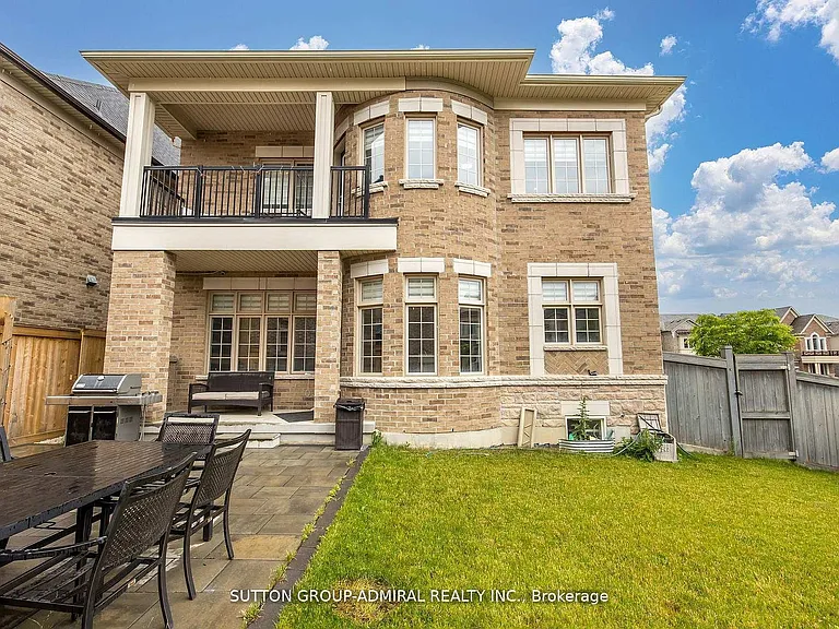 36 Hurst Ave — Photo 4