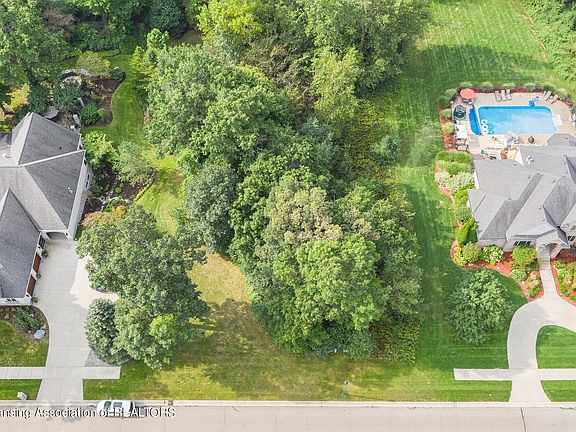 2nd image of 5070 Hawk Hollow Dr E
