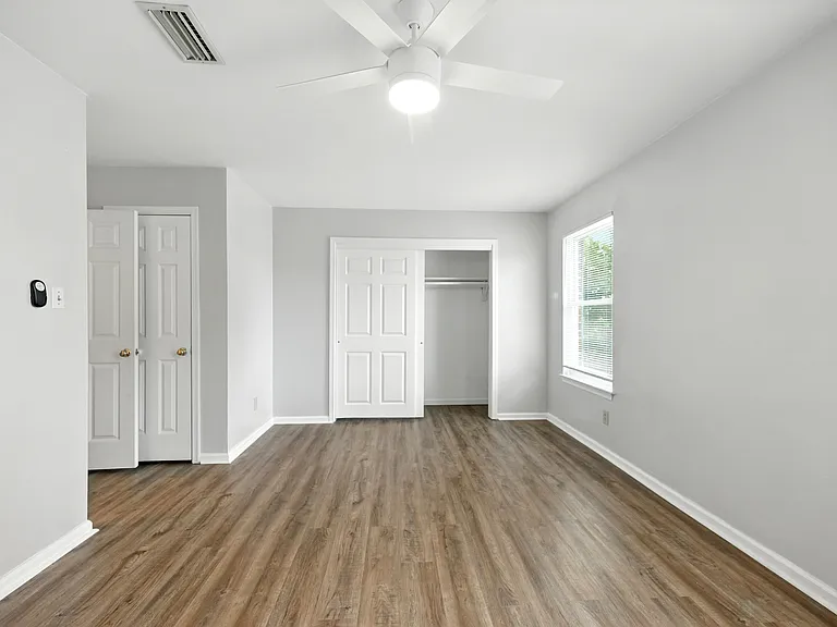 302 Seeman Ct — Photo 28
