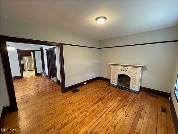2nd image of 8404 Tioga Ave