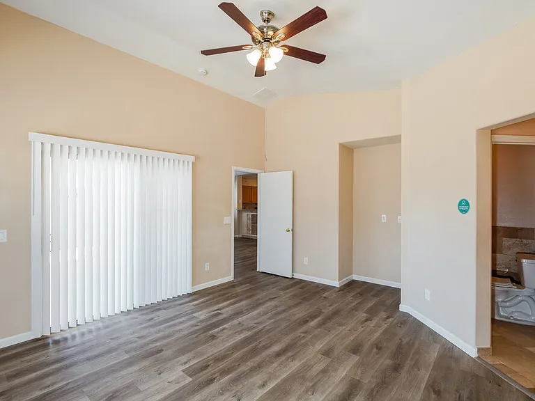 25670 W Saint Kateri Ct — Photo 9