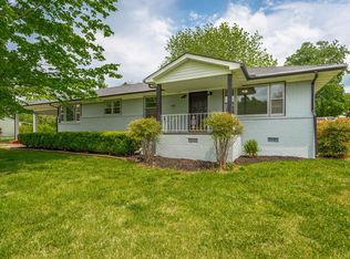 105 Gracie Ave, Fort Oglethorpe, GA 30742