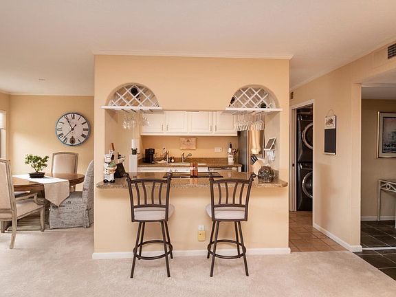 2nd image of 3374 La Mesa Dr APT 4
