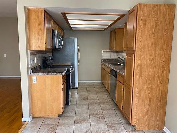 5th image of 865 Castleway Ct