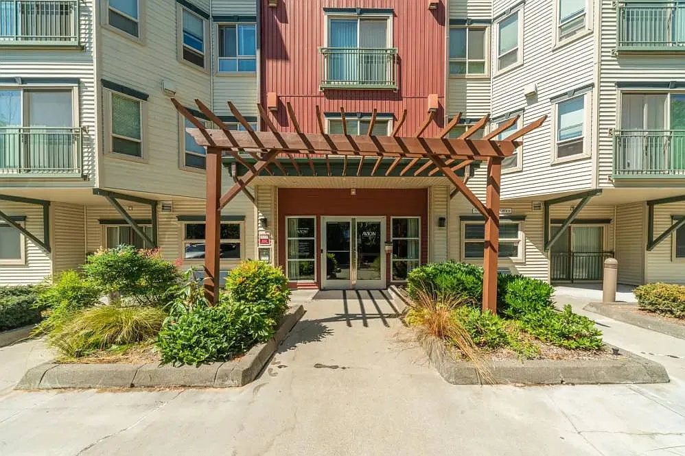 Avion Apartments — Photo 3
