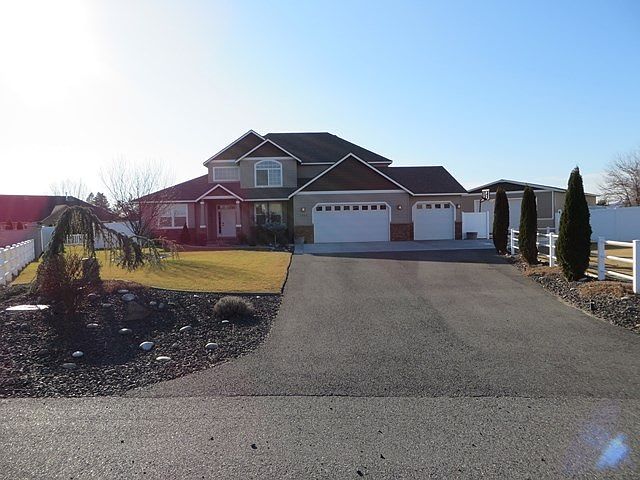 1st image of 1304 N Road 59