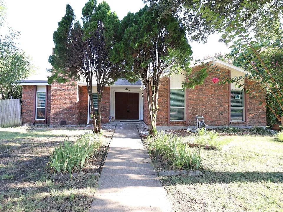 1504 Fair Oaks Dr