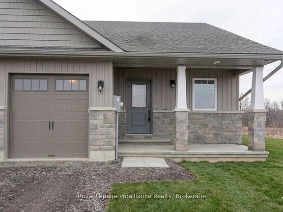 2nd image of 123 Farrington Cres