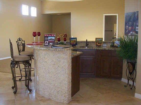 GAME ROOM W/WETBAR