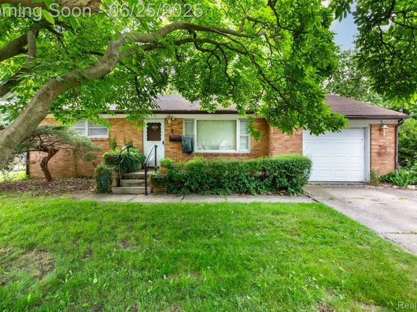 4144 Hillcrest Dr, Warren, MI 48092