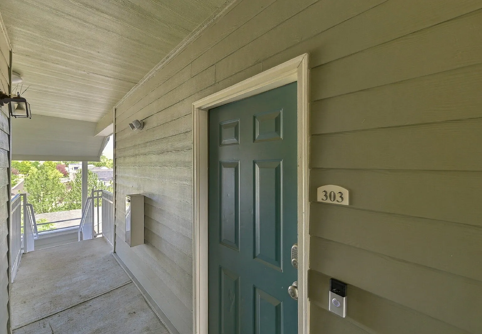 2 bed, 2.0 bath, 1085 sqft, $2,100 — Photo 3