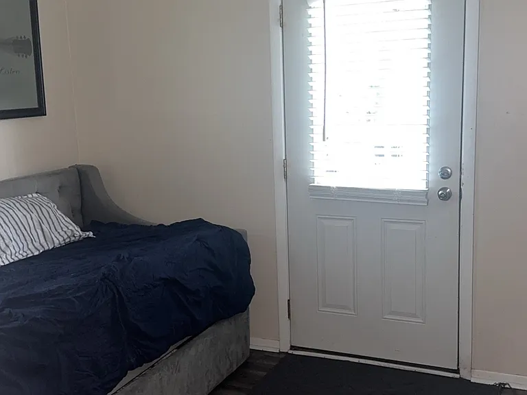 Karen St — Photo 13