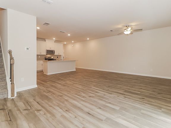 5th image of 1565 Villageside Ct