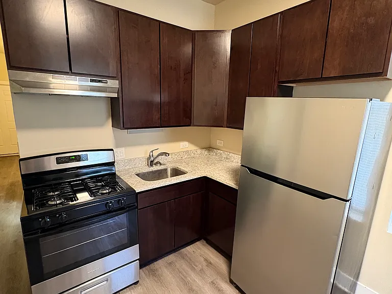 1117 S Troy St #1R — Photo 6