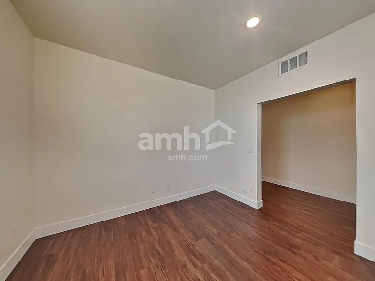 1546 N Alderleaf Ave — Photo 8