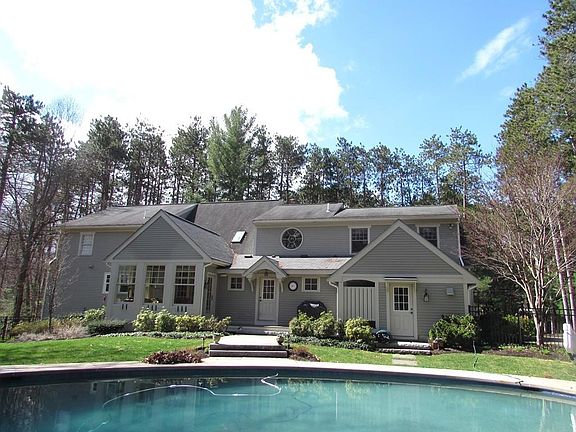 2nd image of 52 Candlewood Dr