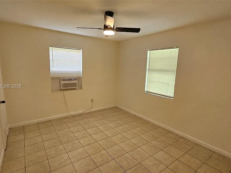 6118 Plunkett St — Photo 7