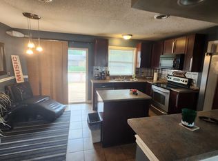 2 Ellis Dr, Lake Saint Louis, MO 63367